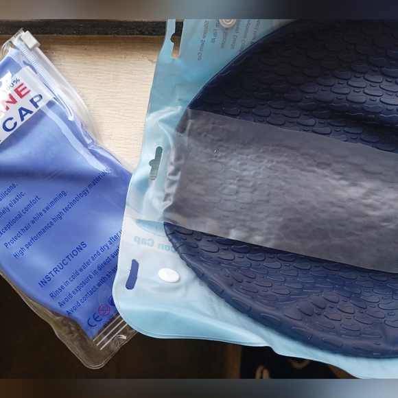 Set of 2 silicon swim cap - Picture 5 of 5